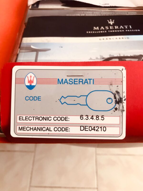 Maserati grand cabrio 2011 – Image 12
