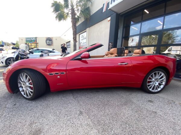 Maserati grand cabrio 2011 – Image 13