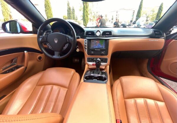Maserati grand cabrio 2011 – Image 15