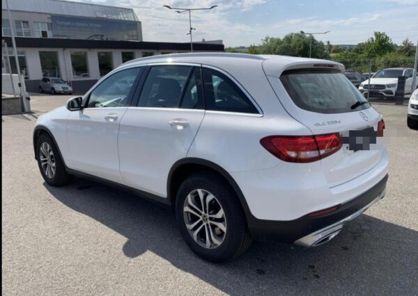 Mercedes glc 220d 2017 – Image 5