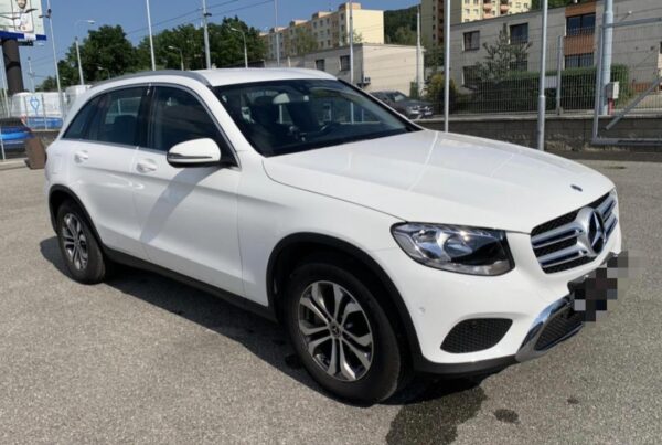 Mercedes glc 220d 2017 – Image 2