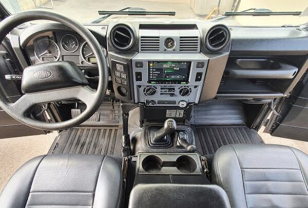 Land Rover Defender 110 Station Wagon de 2010 (PUMA), – Image 2