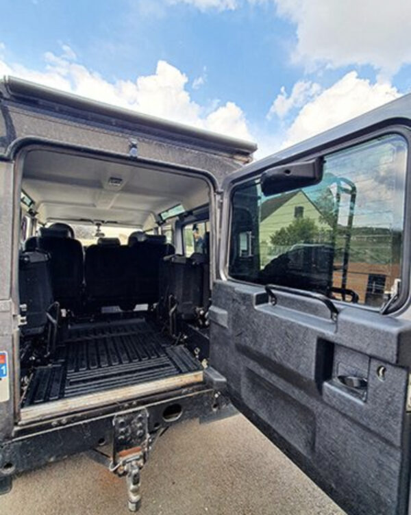 Land Rover Defender 110 Station Wagon de 2010 (PUMA), – Image 4