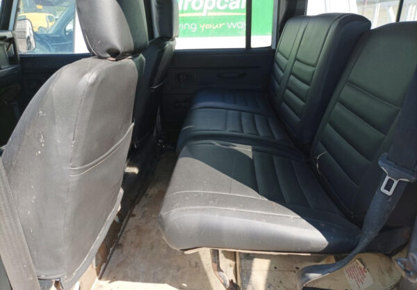 Land Rover Defender 110 300 TDI 2003 – Image 6
