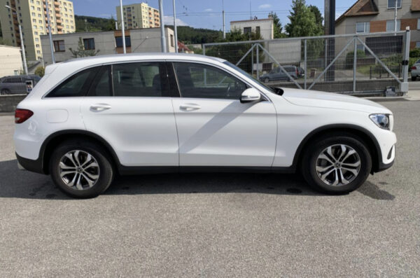 Mercedes glc 220d 2017 – Image 7