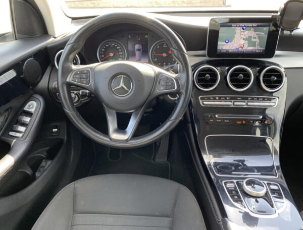 Mercedes glc 220d 2017 – Image 8