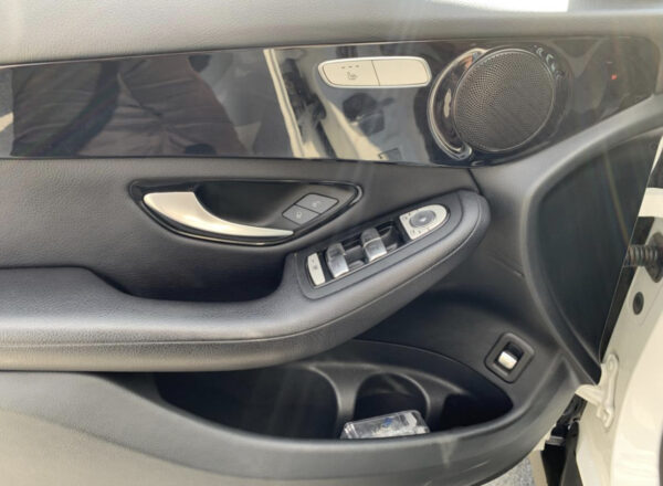 Mercedes glc 220d 2017 – Image 12